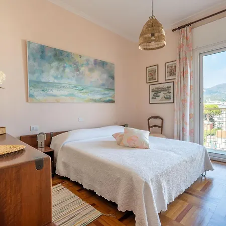 아파트 Wake Up To The Sea At - Stunning View From Every *