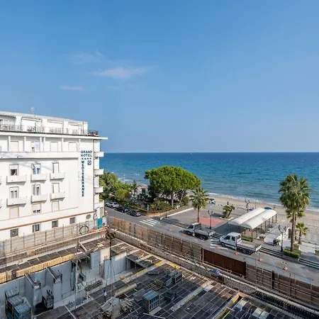 Wake Up To The Sea At - Stunning View From Every 아파트 알라시오