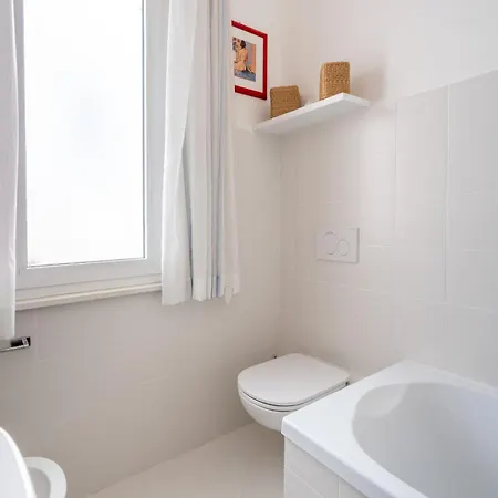 아파트 Wake Up To The Sea At - Stunning View From Every *