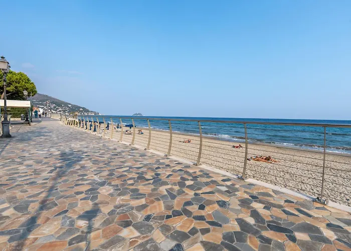 Wake Up To The Sea At - Stunning View From Every Appartement Alassio