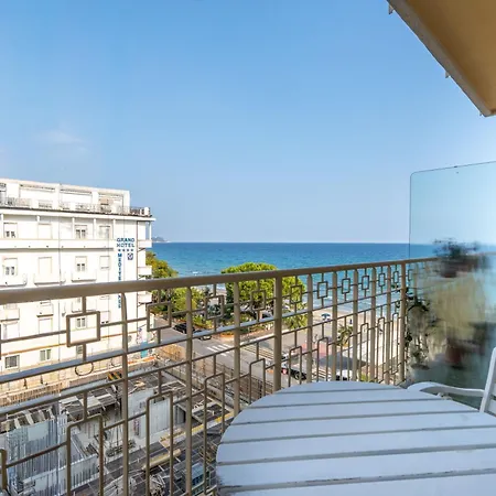 Wake Up To The Sea At - Stunning View From Every Apartmán